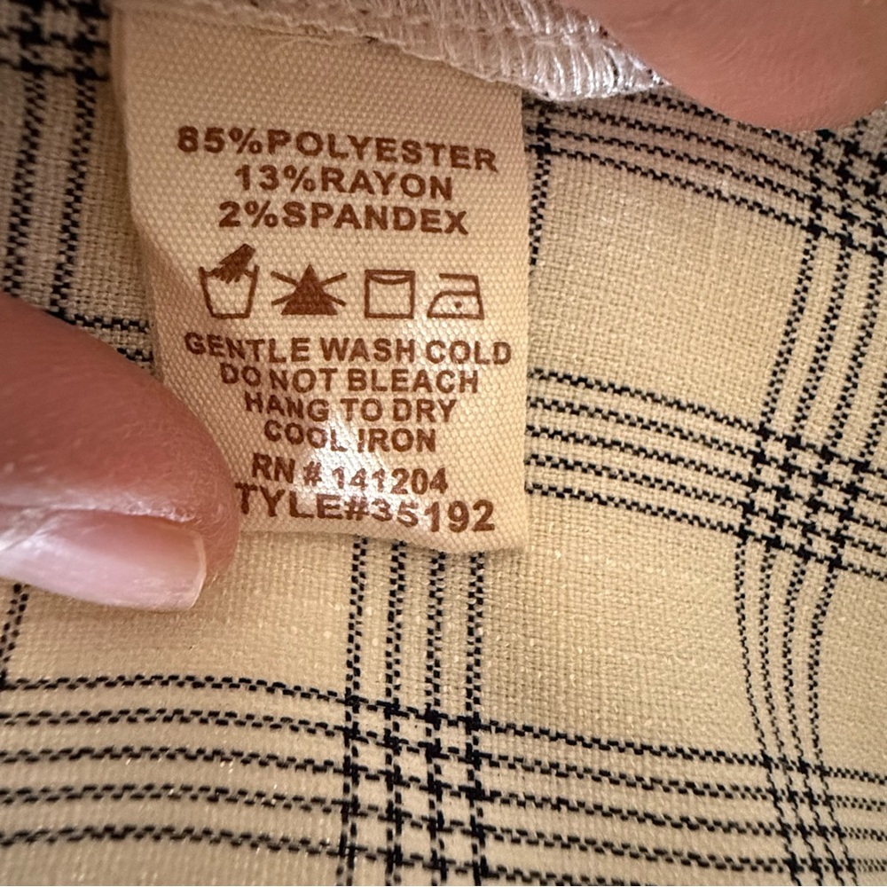 NWT Hem & Thread Cream and Black Plaid Tie-Front Tunic Top - Picture 6 of 6